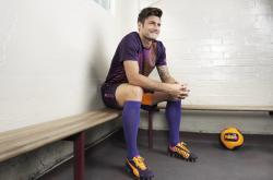 开云足球直播-策略与勇气的交响，佩雷兹关键制胜，雷诺车队力压哈斯演绎赛道唯一性