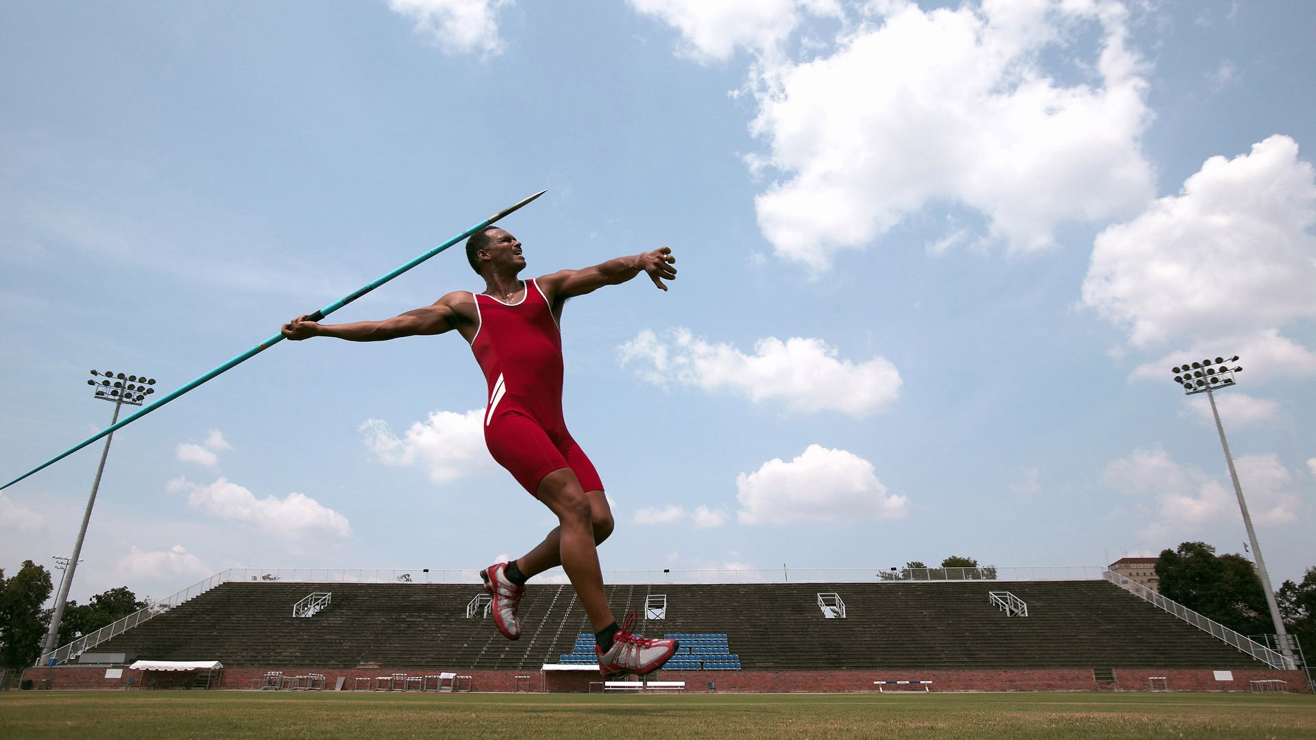 猛龙提前终结悬念灰熊,拉文成为关键先生